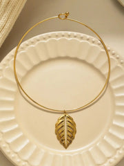 Women’s Metal Leaf Necklace – Hollow Pendant Jewelry