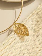 Women’s Metal Leaf Necklace – Hollow Pendant Jewelry